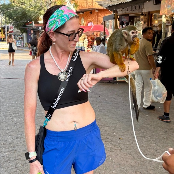 Meet your Posher, Amanda - Picture 2 of 2